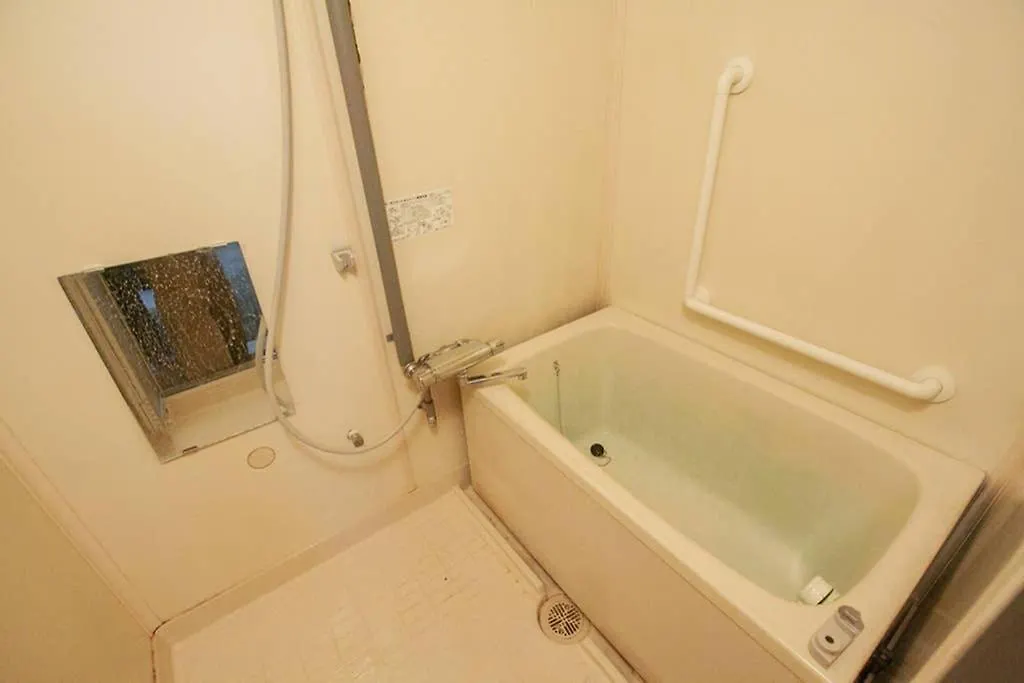 Otaru Katsunai House 0*,